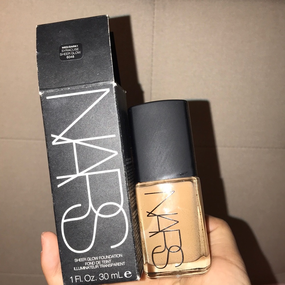 SOLD‼️ Nars Sheer Glow Foundation